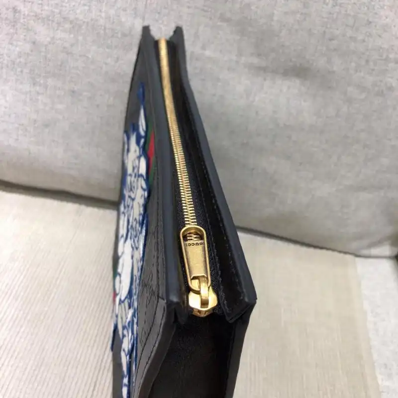 G*u*i bags 1917m0145