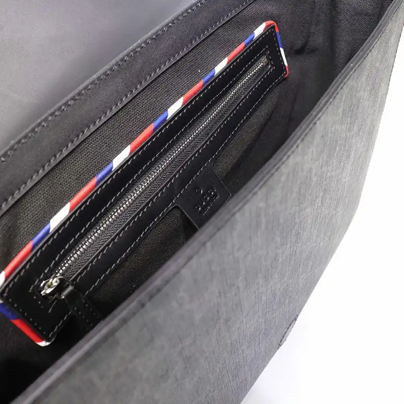 G*u*i messenger bags 19gm0019