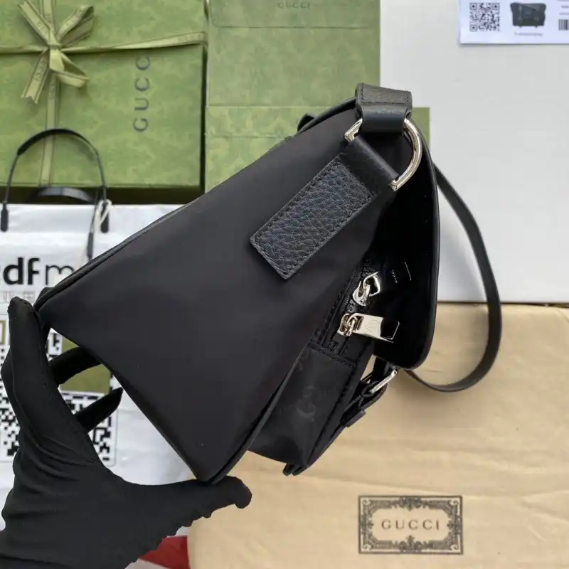 G*u*i s bags 2108ya0089