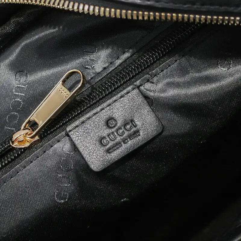 G*u*i s bags 2110yz0022