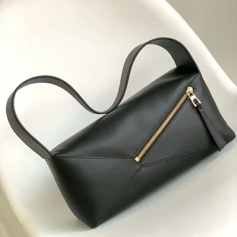 Loewe Bag 2209SW0004