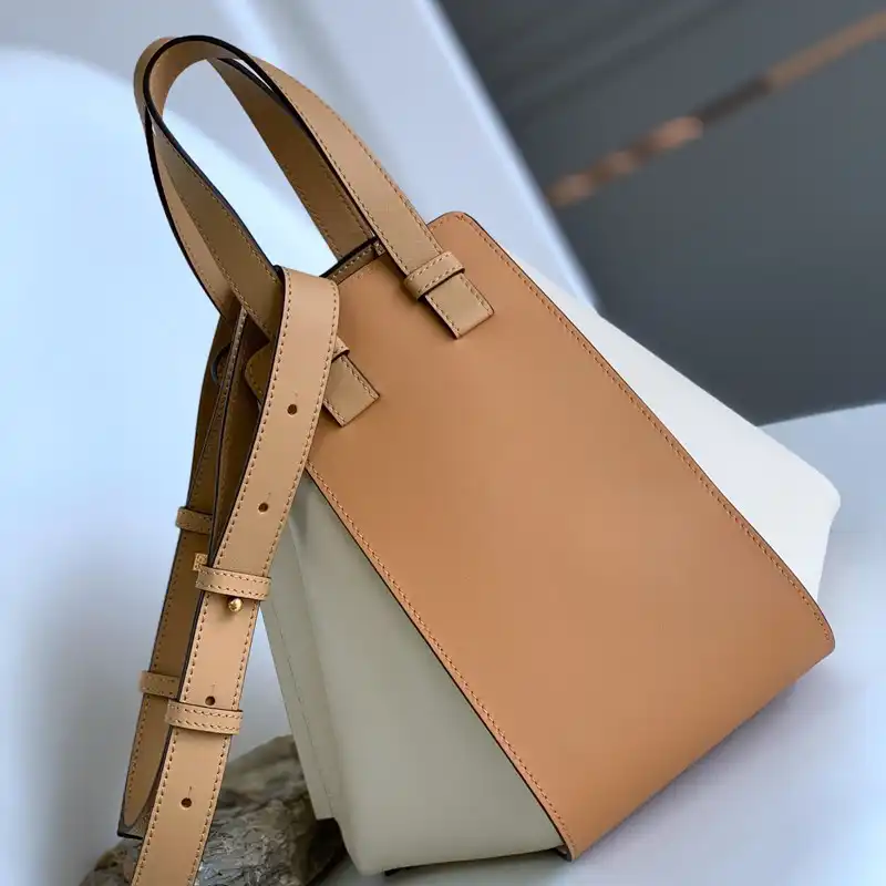 Loewe Bag 2210YA0051