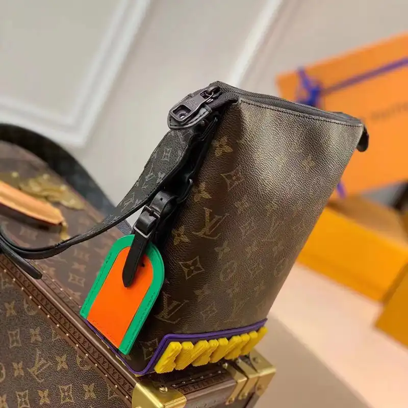 LV Bag 2305HT0021