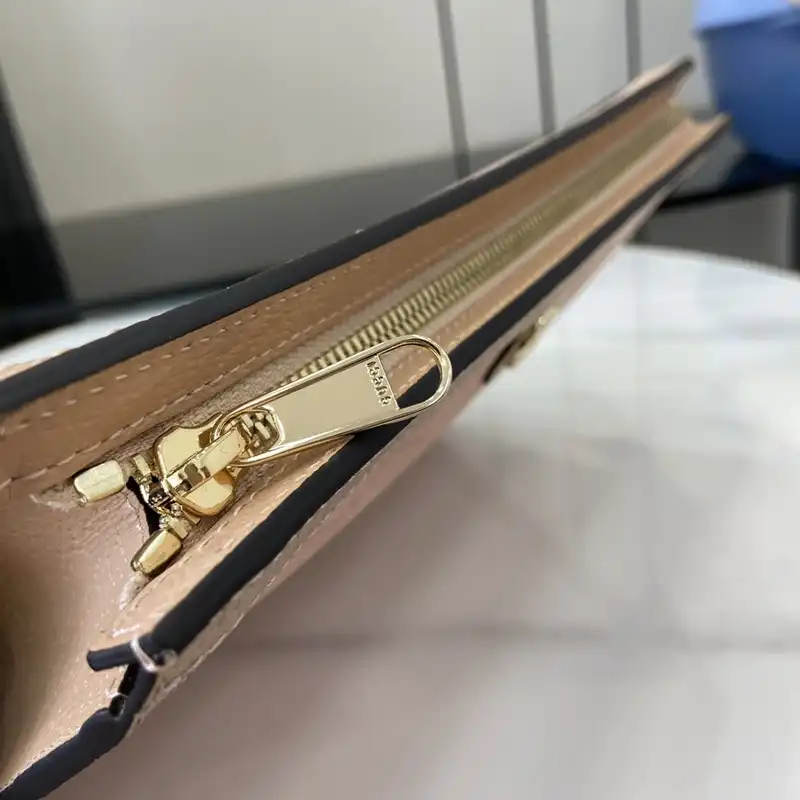 G*u*i bags 2407yz0263