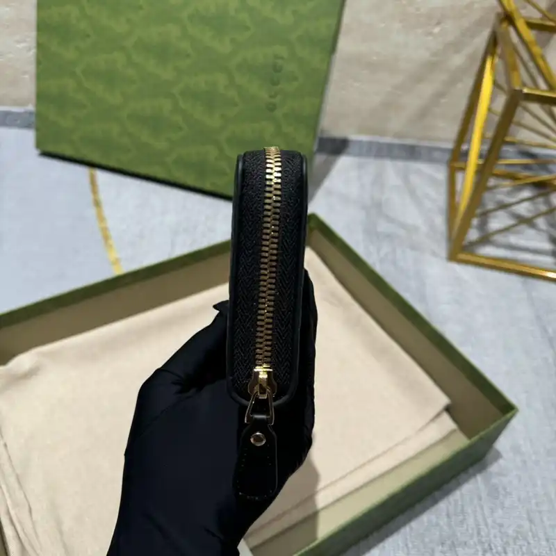 G*u*i bags 2409ya0043