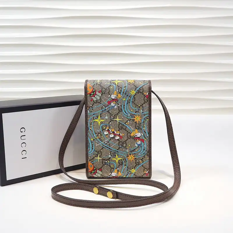 G*u*i bags 2012sh0066