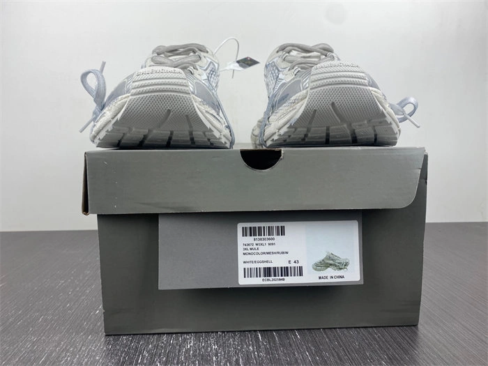 UrbanStyle Balenciaga 742672 W3XL1 4394