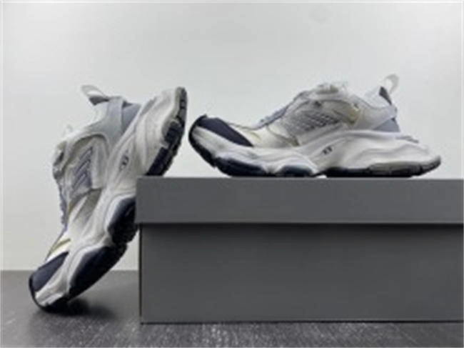 Balenciaga 785756 W2MV1 HighPerformance 4359