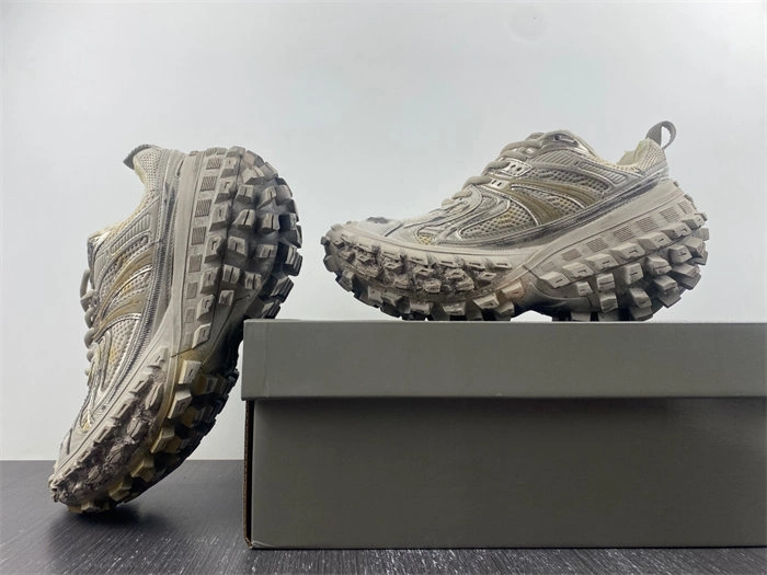 Balenciaga Defender Beige 685611 W2RAF Comfortable 4397