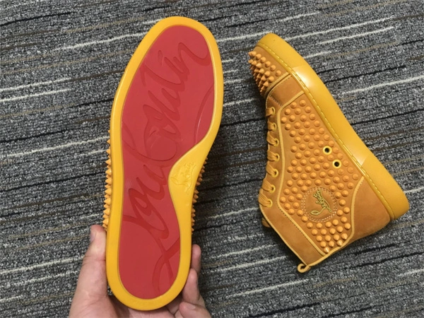 Unique Christian Louboutin 2691