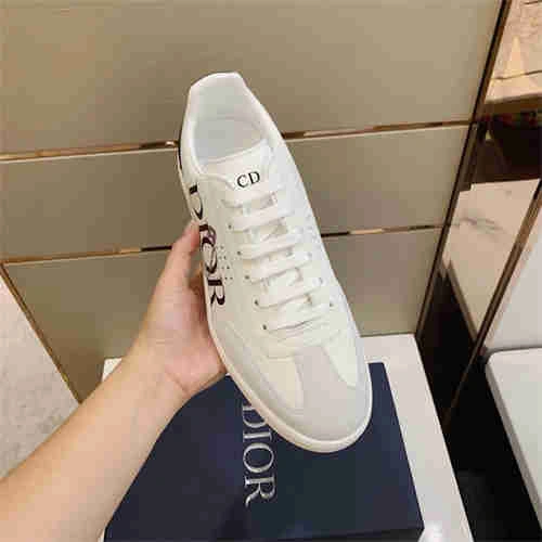 Contemporary DR Sneaker 1139