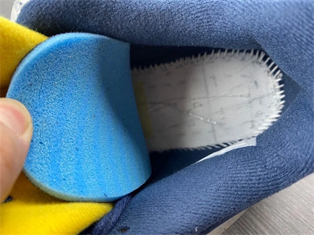 Jordan 4 Retro Michigan AJ4- Soft 3938