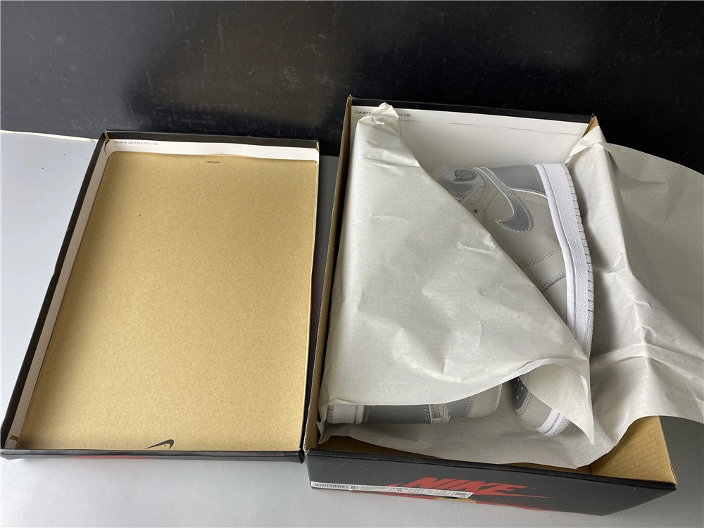 Jordan1 Retro CO Japan Neutral Grey DC1788- Stretchable 3732