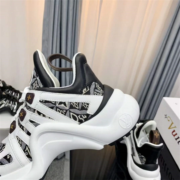 LV1 Archlight Attractive 1957