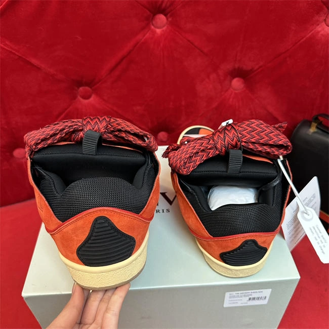 WellDesigned Lanvon Curb Sneaker 925