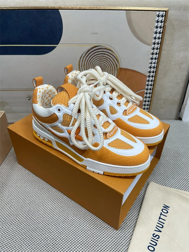 Lv Trainer Sneaker Sporty 2033