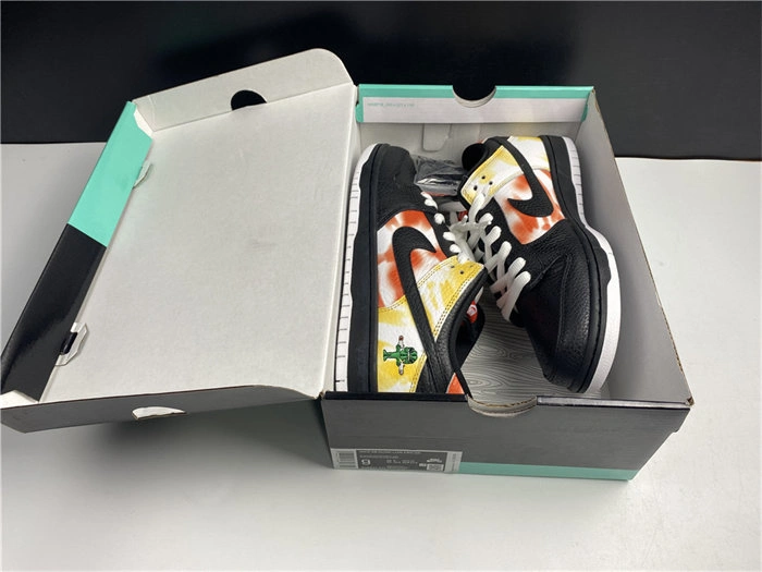 MoistureWicking Nike SB Dunk Low Raygun Tie-Dye Black BQ6832- 4903