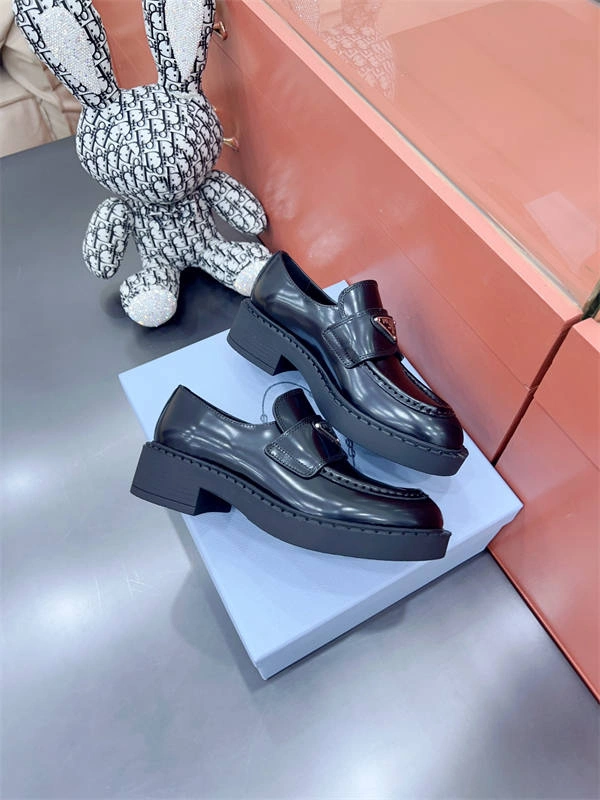 Resilient PRADA 3215