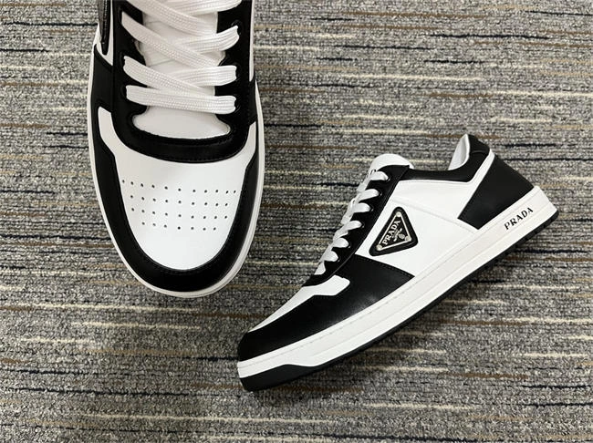 Neat Prada Sneaker 3373