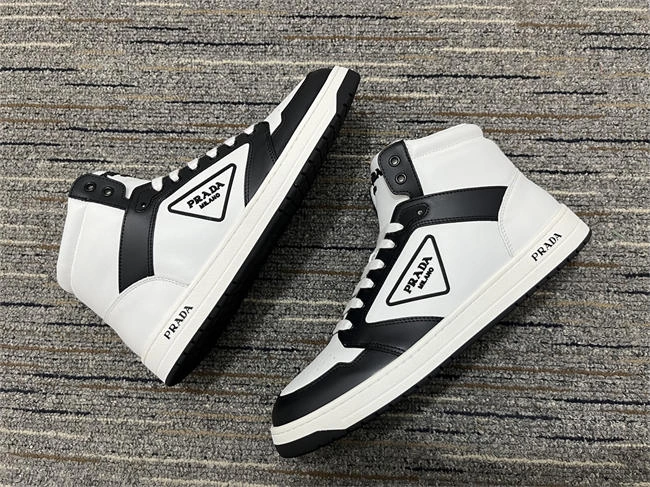 Prada Sneaker Timeless 3356